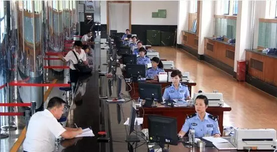 交警全面啟用高拍儀，處理違章要現(xiàn)場(chǎng)“刷臉”